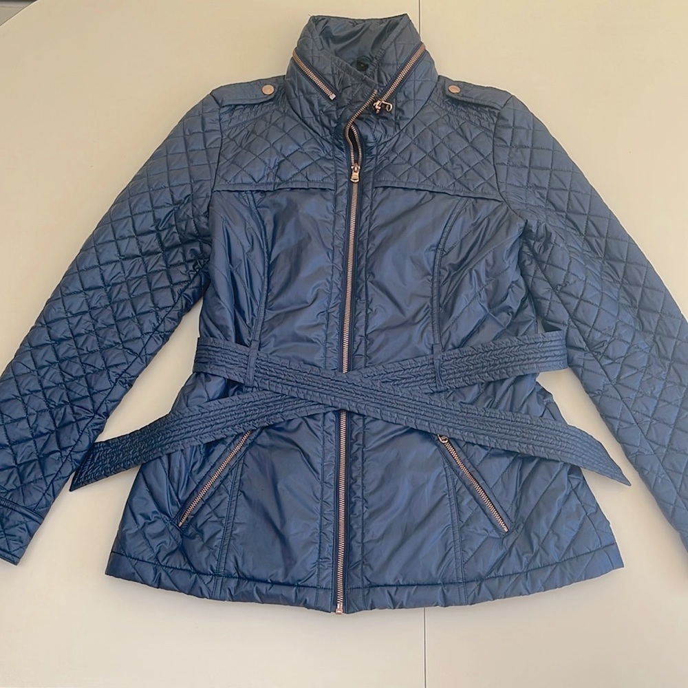 🆕 GUESS Puff Jacket Size M - Picture 2 of 5